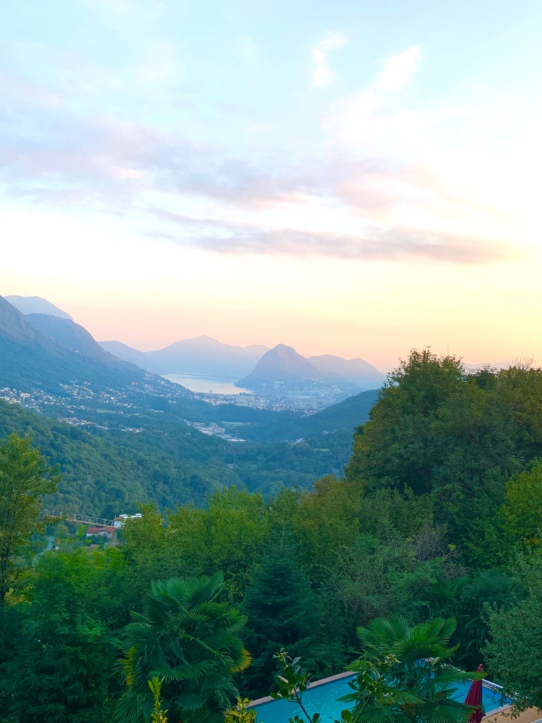 0F49E4BF-3285-4B43-9657-D3D3F695D0EA_1_105_c